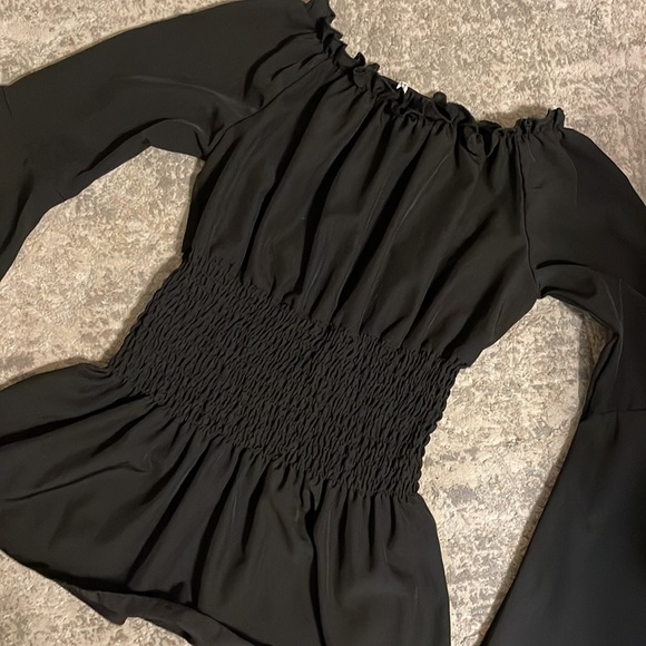 Tops - Gorgeous Bell Sleeved Top